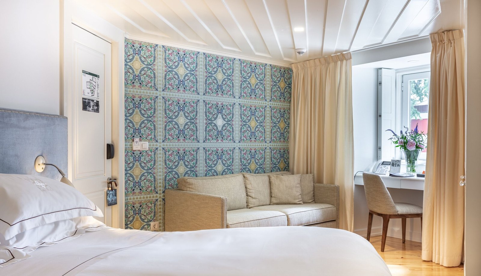 Santiago de Alfama — rooms