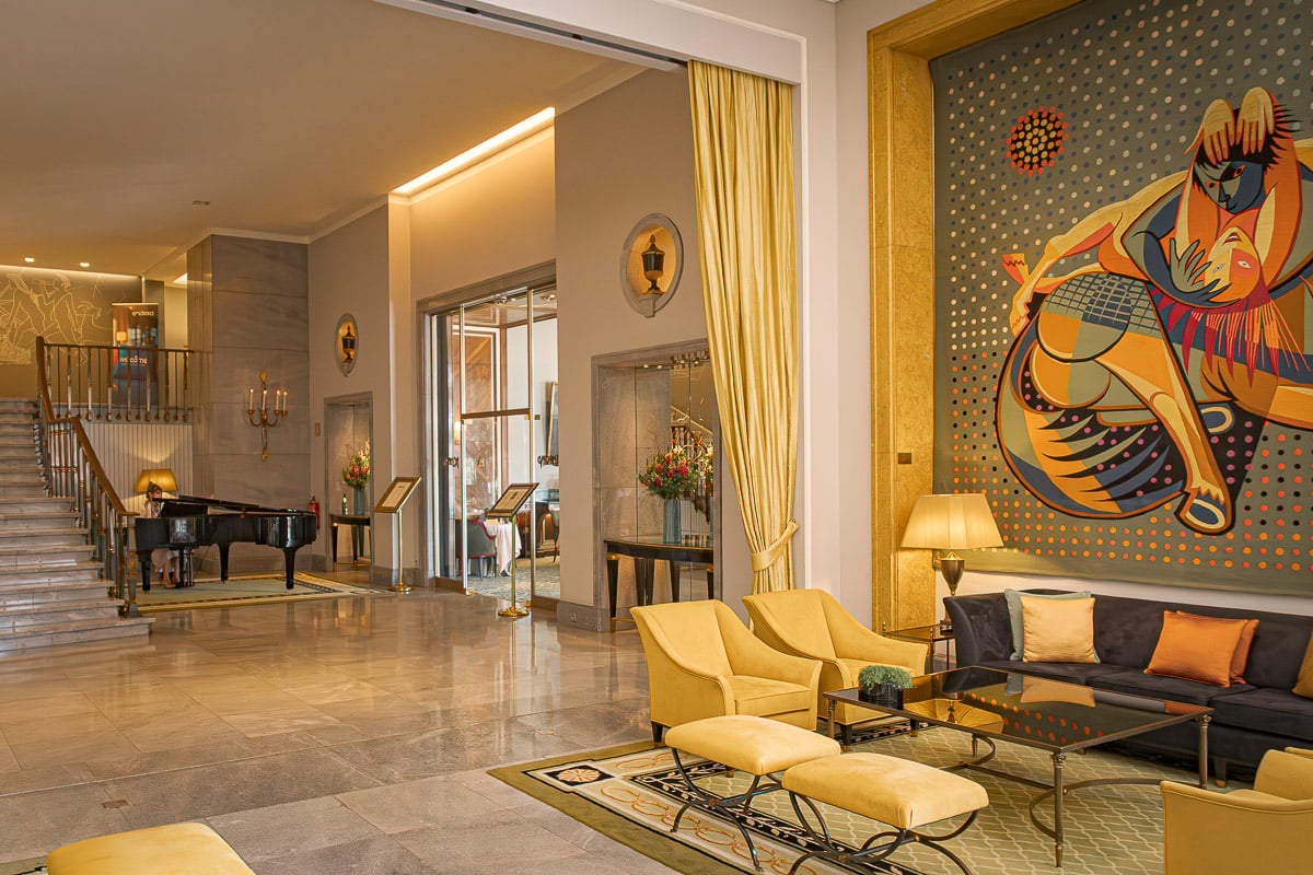 Four Seasons Hotel Ritz Lisbon — vibe