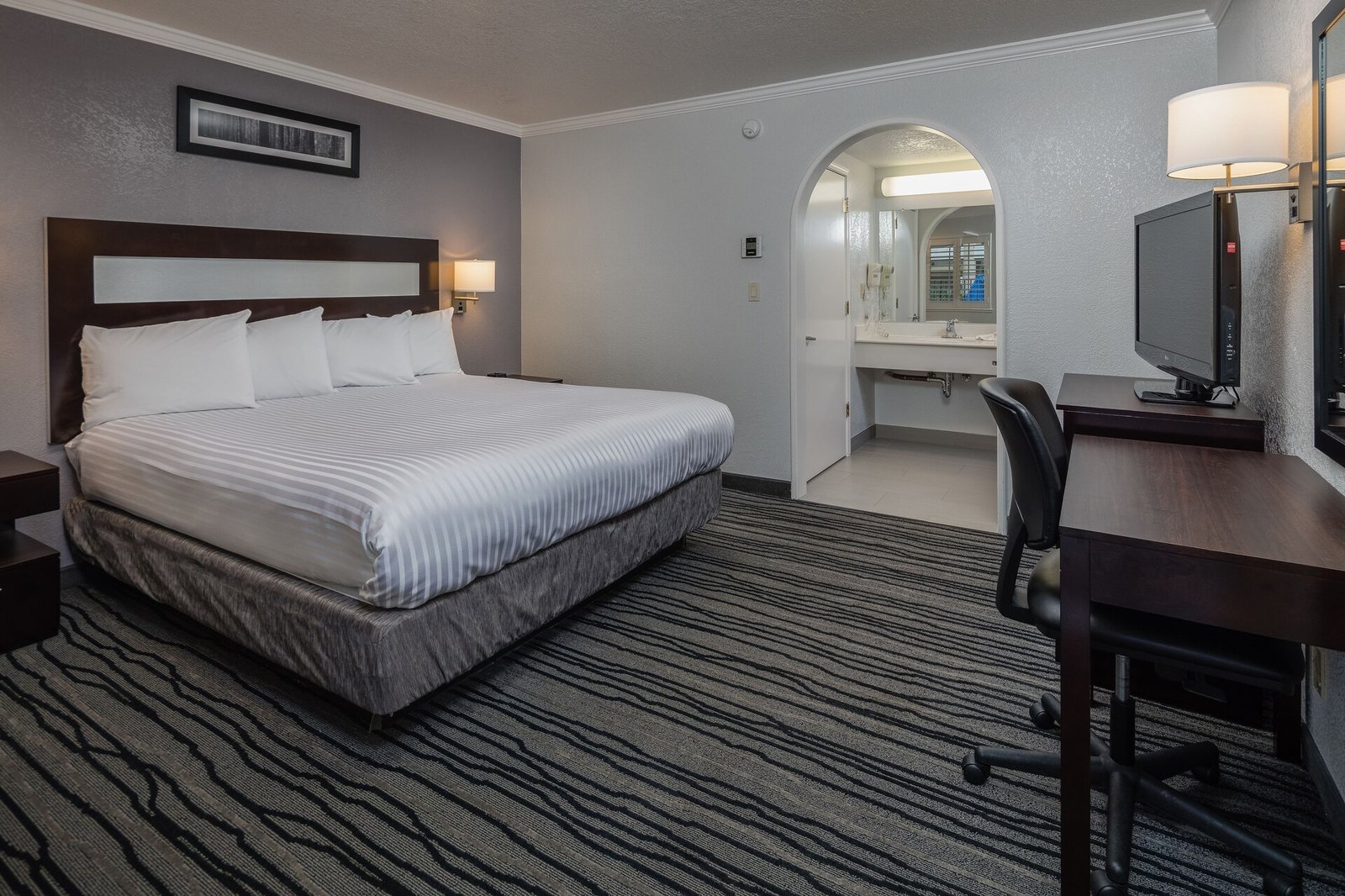 Redwood Creek Inn — rooms