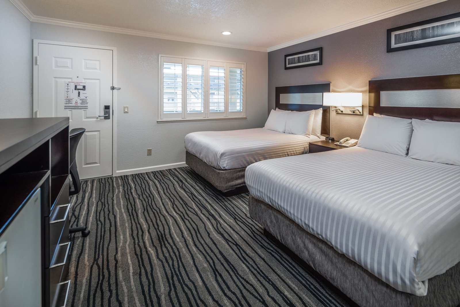 Redwood Creek Inn — rooms
