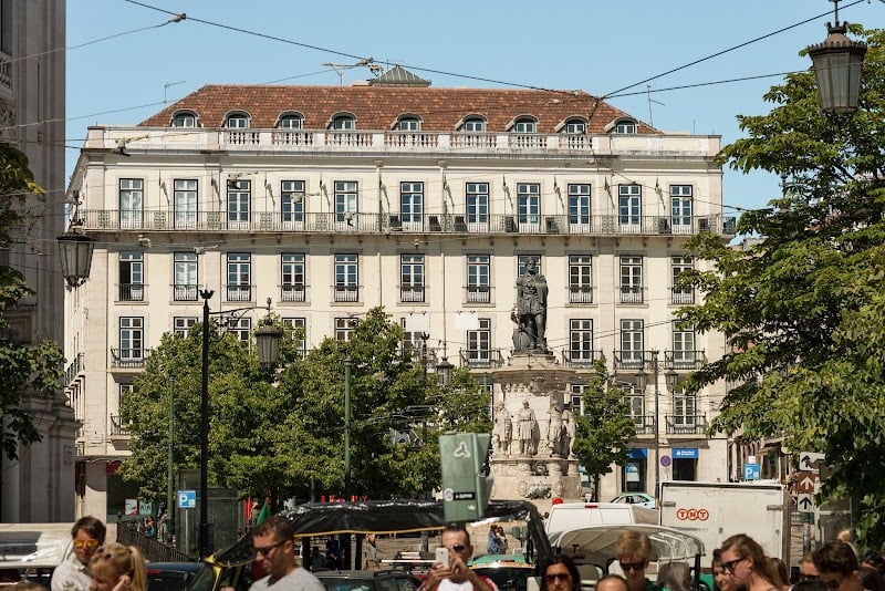 Le Consulat — backstory