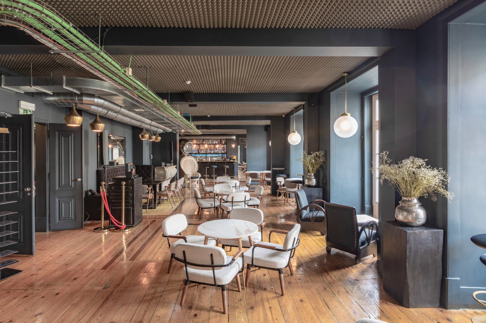 Le Consulat — eat & drink