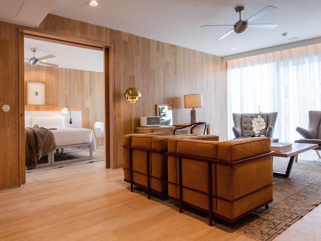 Brown's Avenue Hotel — rooms