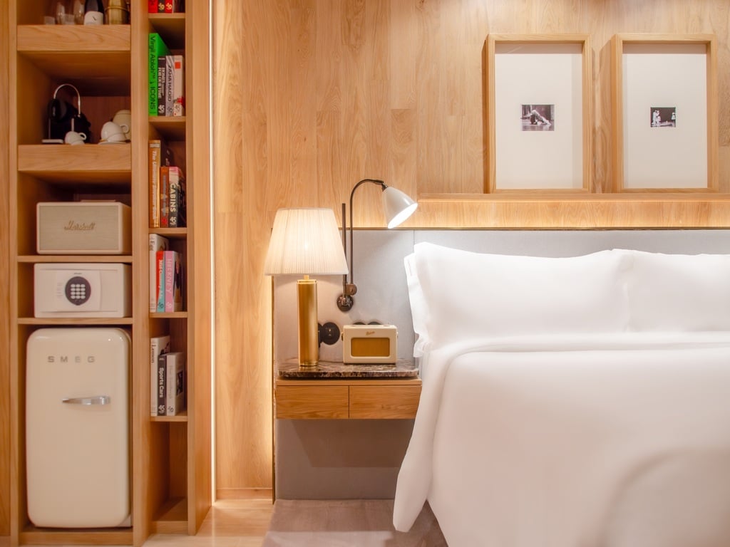 Brown's Avenue Hotel — rooms