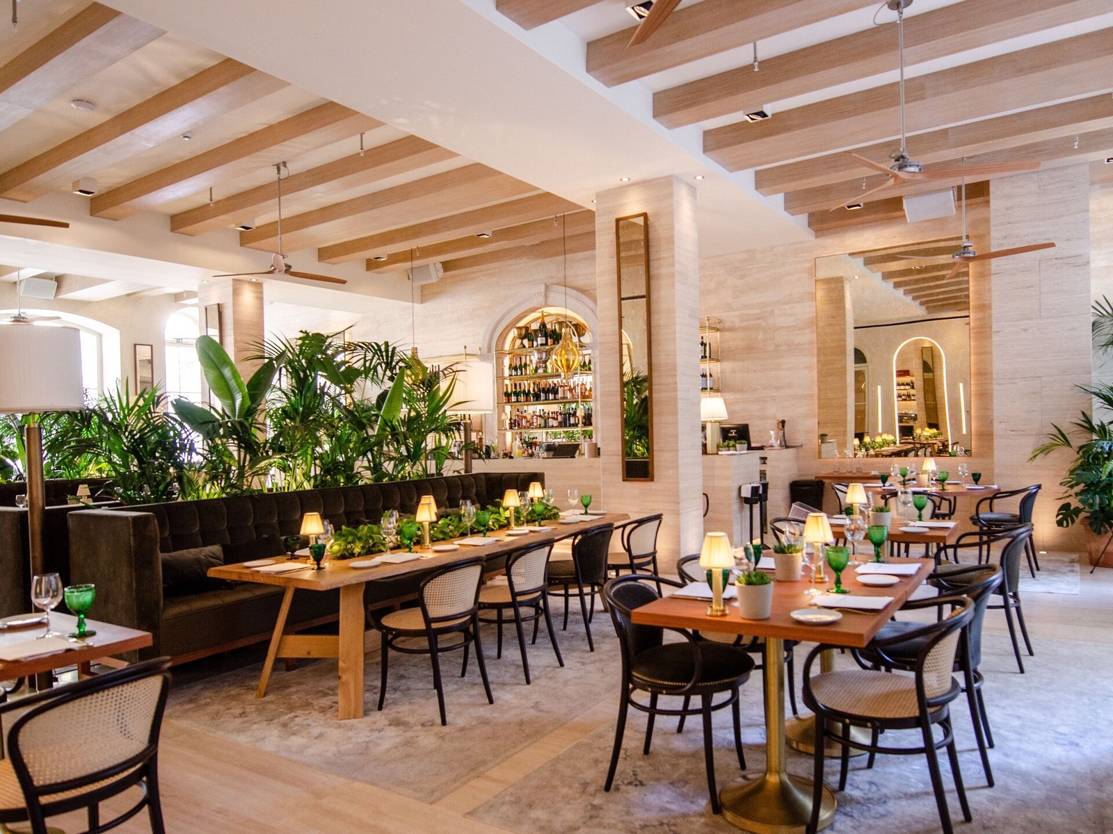 Brown's Avenue Hotel — eat & drink