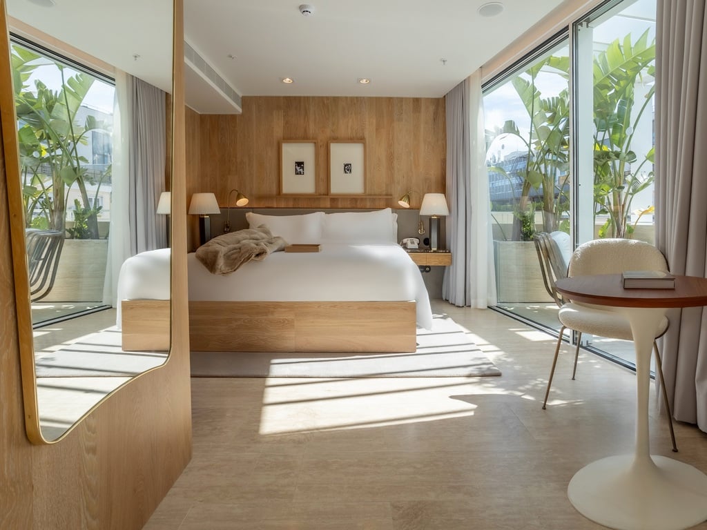 Brown's Avenue Hotel — rooms