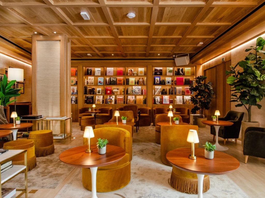 Brown's Avenue Hotel — eat & drink