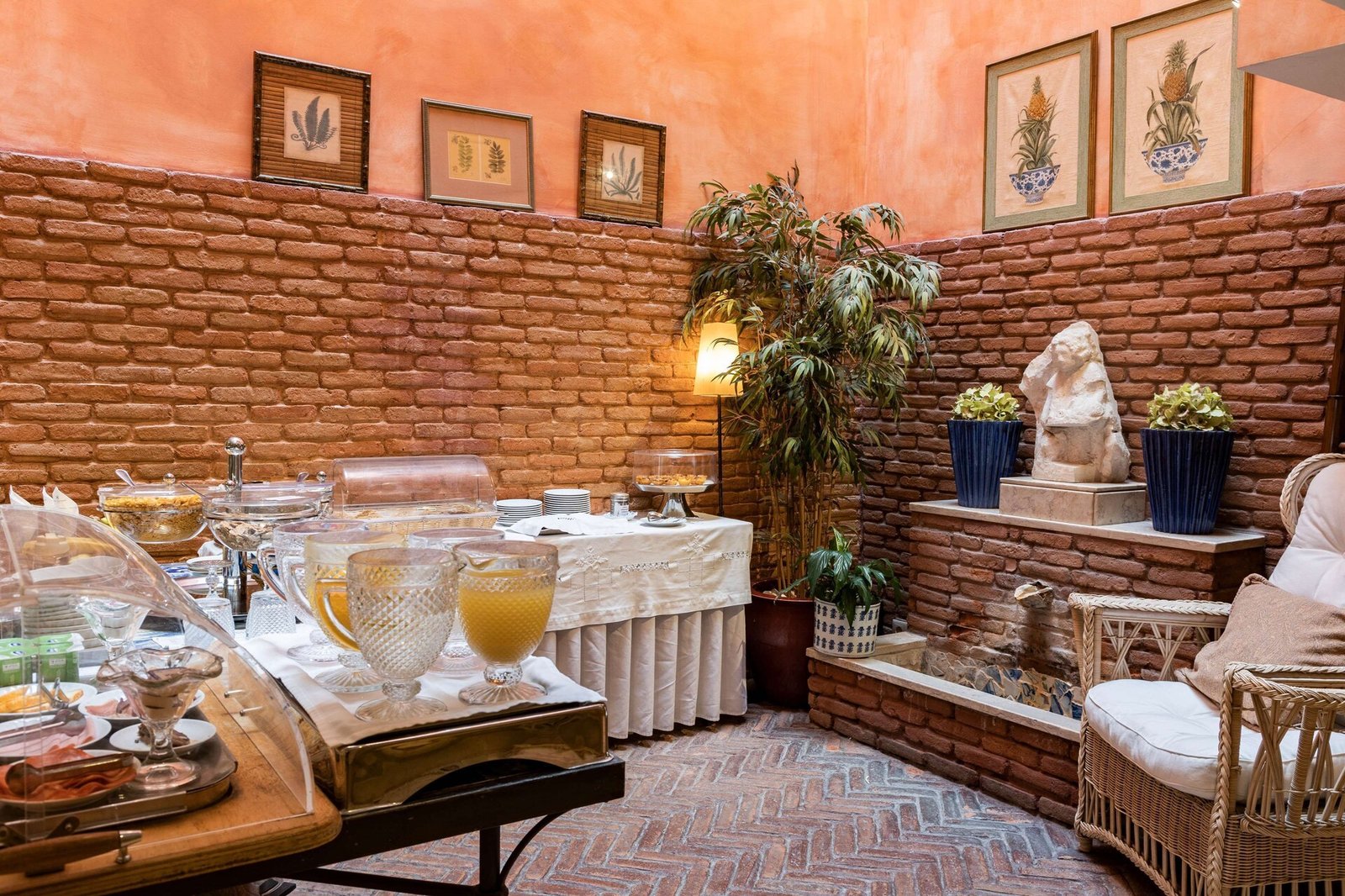 As Janelas Verdes Hotel — eat & drink