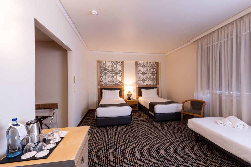 Hotel Mundial — rooms