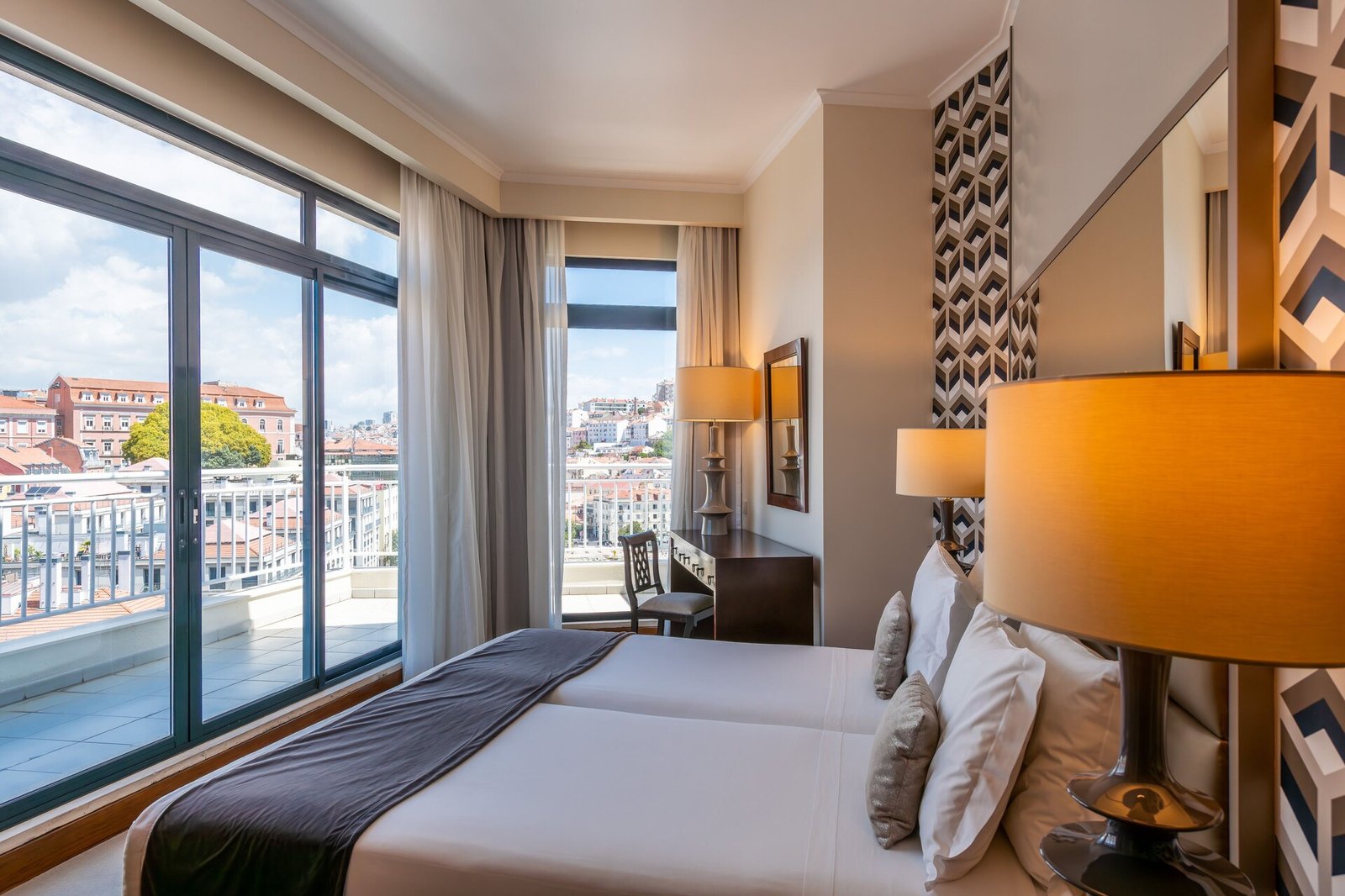 Hotel Mundial — rooms