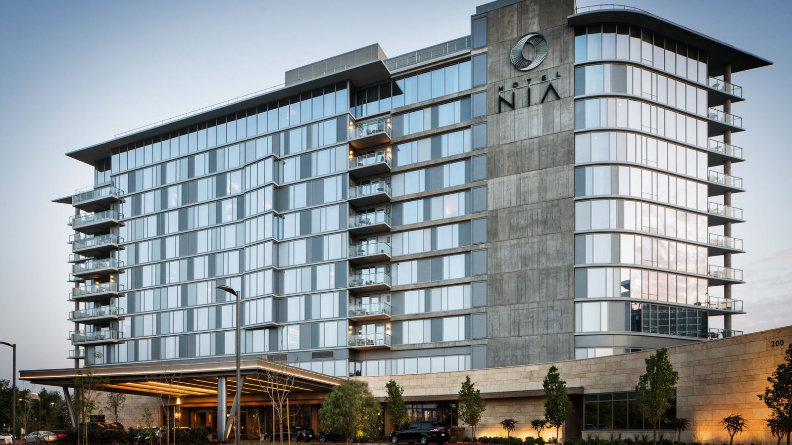 Hotel Nia — backstory