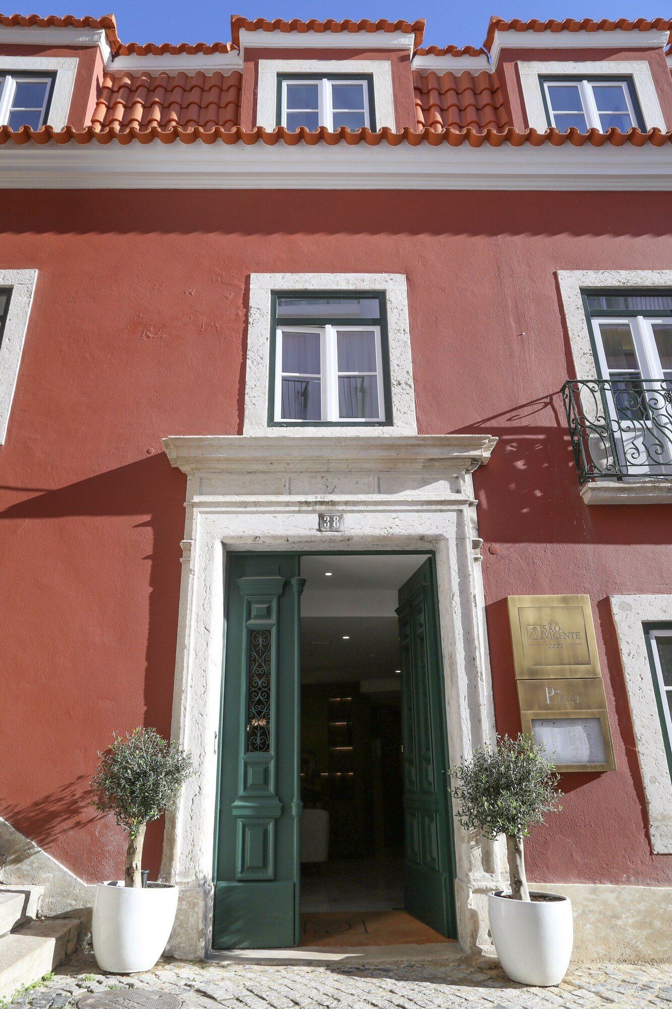 Vincci Alfama — backstory