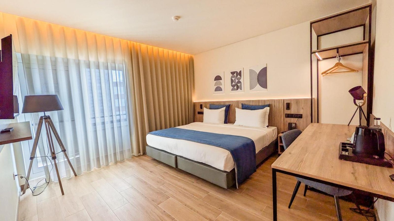 Hotel Infante Santo — rooms