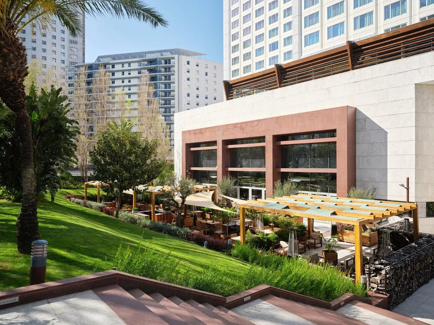 Corinthia Lisbon, soul garden restaurant & bar