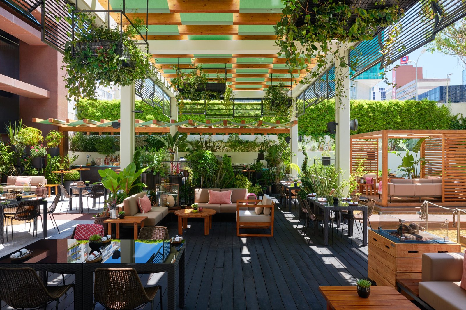 Corinthia Lisbon — vibe