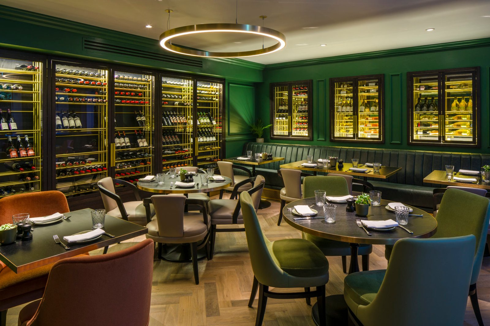 11 Cadogan Gardens, hans' bar & grill
