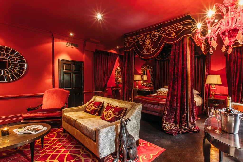 11 Cadogan Gardens — rooms