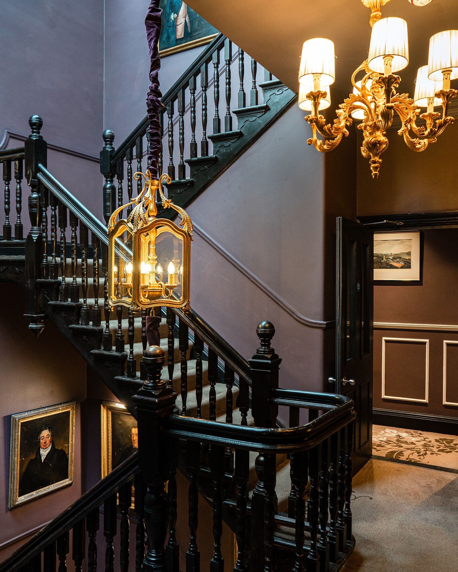 11 Cadogan Gardens — vibe