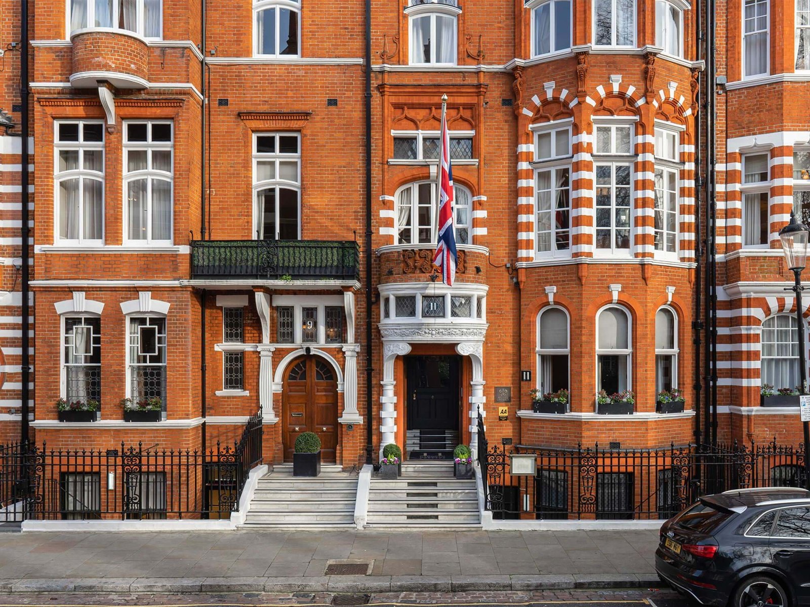 11 Cadogan Gardens