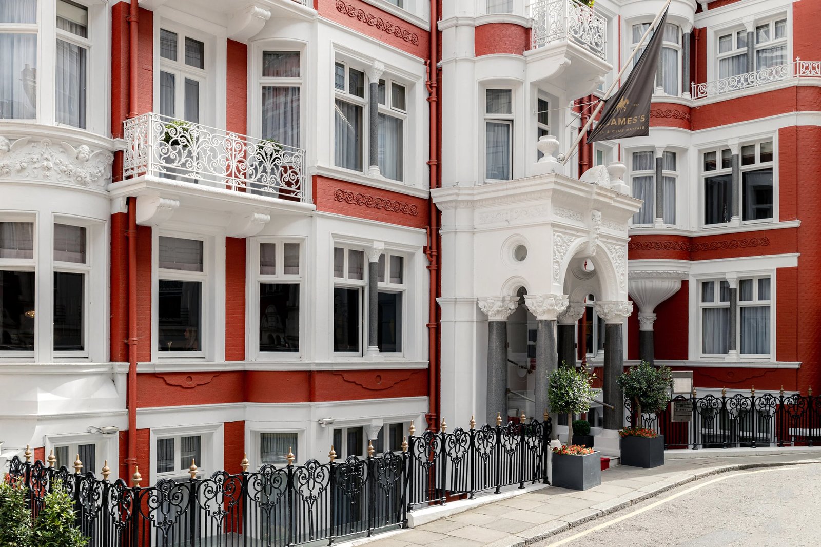 Althoff St. James's Hotel & Club — backstory