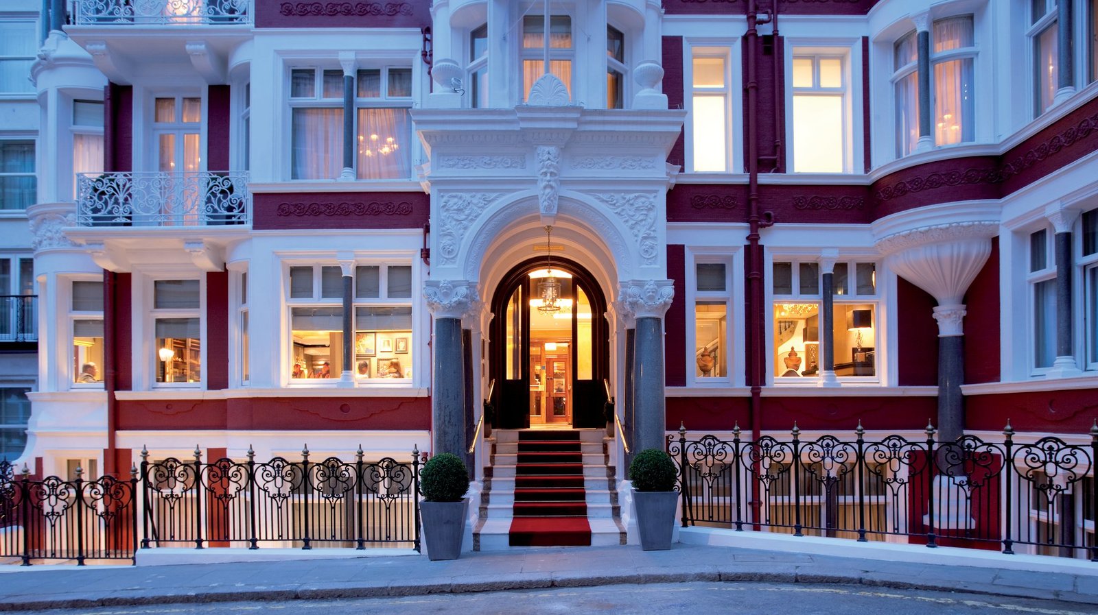 Althoff St. James's Hotel & Club — backstory