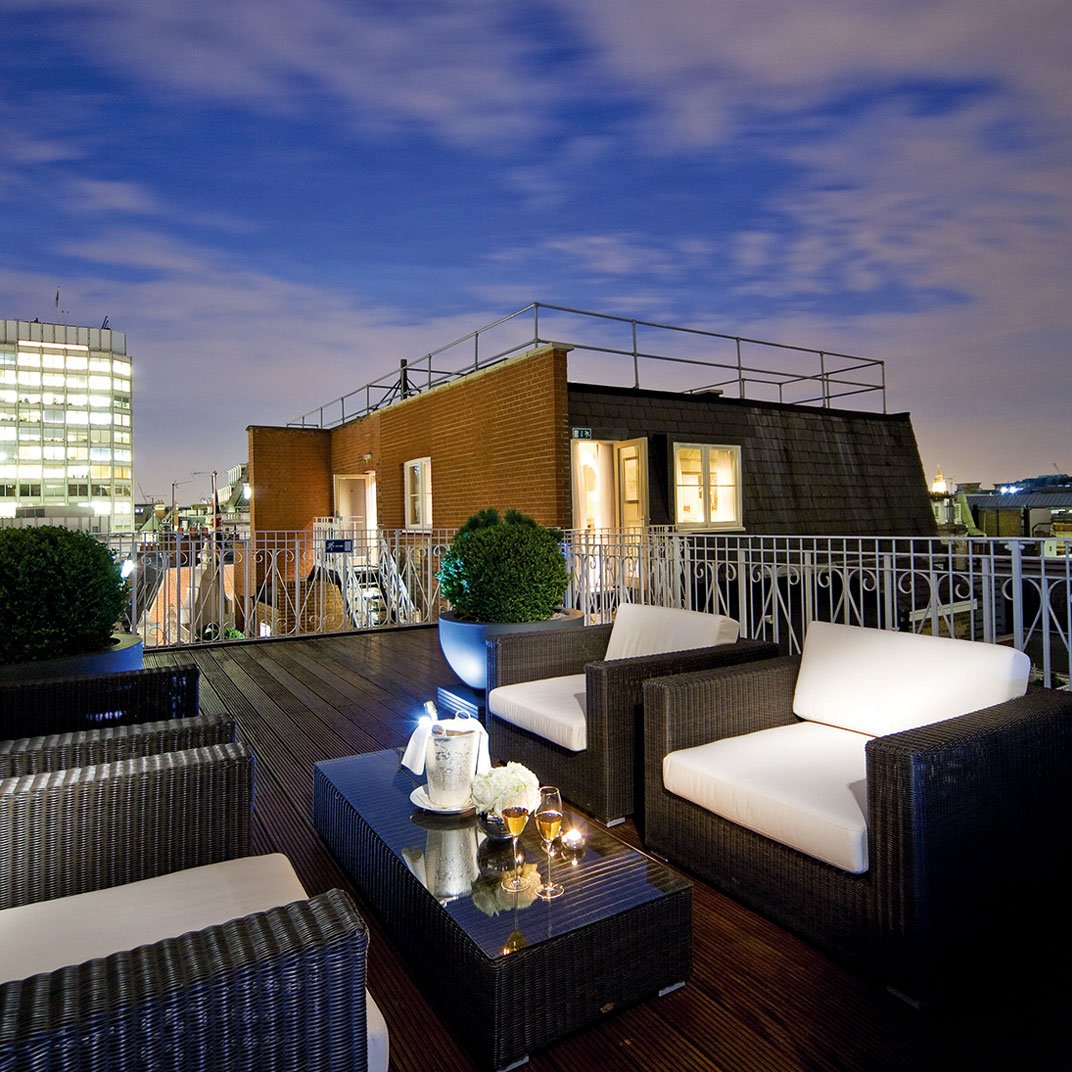 Althoff St. James's Hotel & Club — vibe