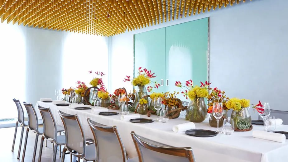 Como The Halkin — eat & drink