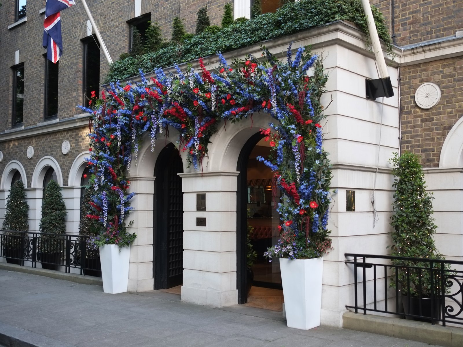 Como The Halkin — backstory