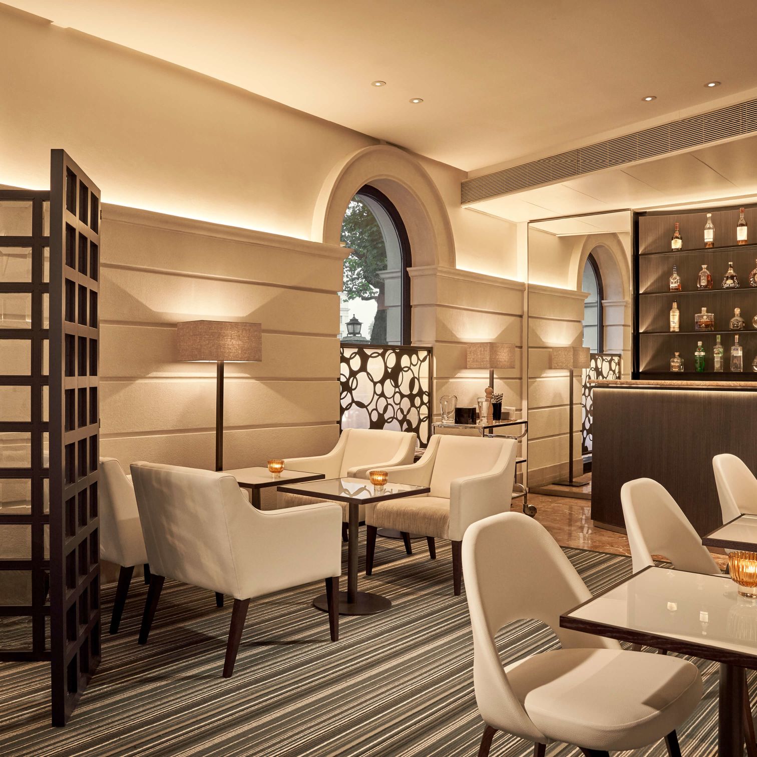 Como The Halkin — eat & drink