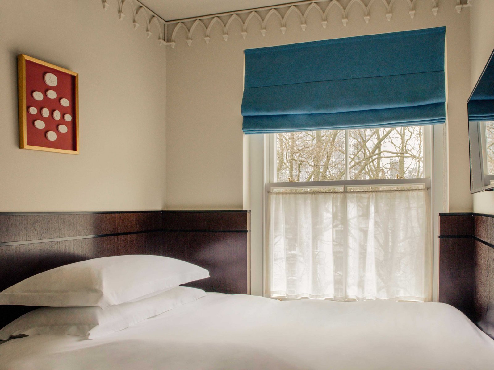 Grand Hotel Bellevue London — rooms