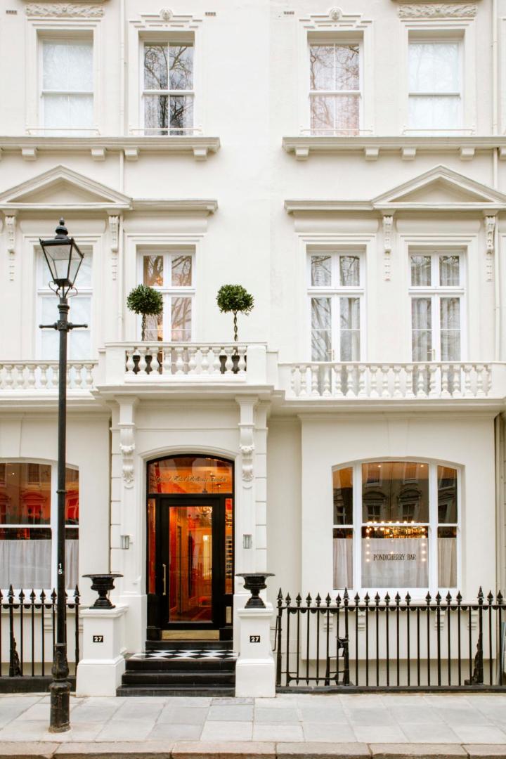 Grand Hotel Bellevue London — backstory