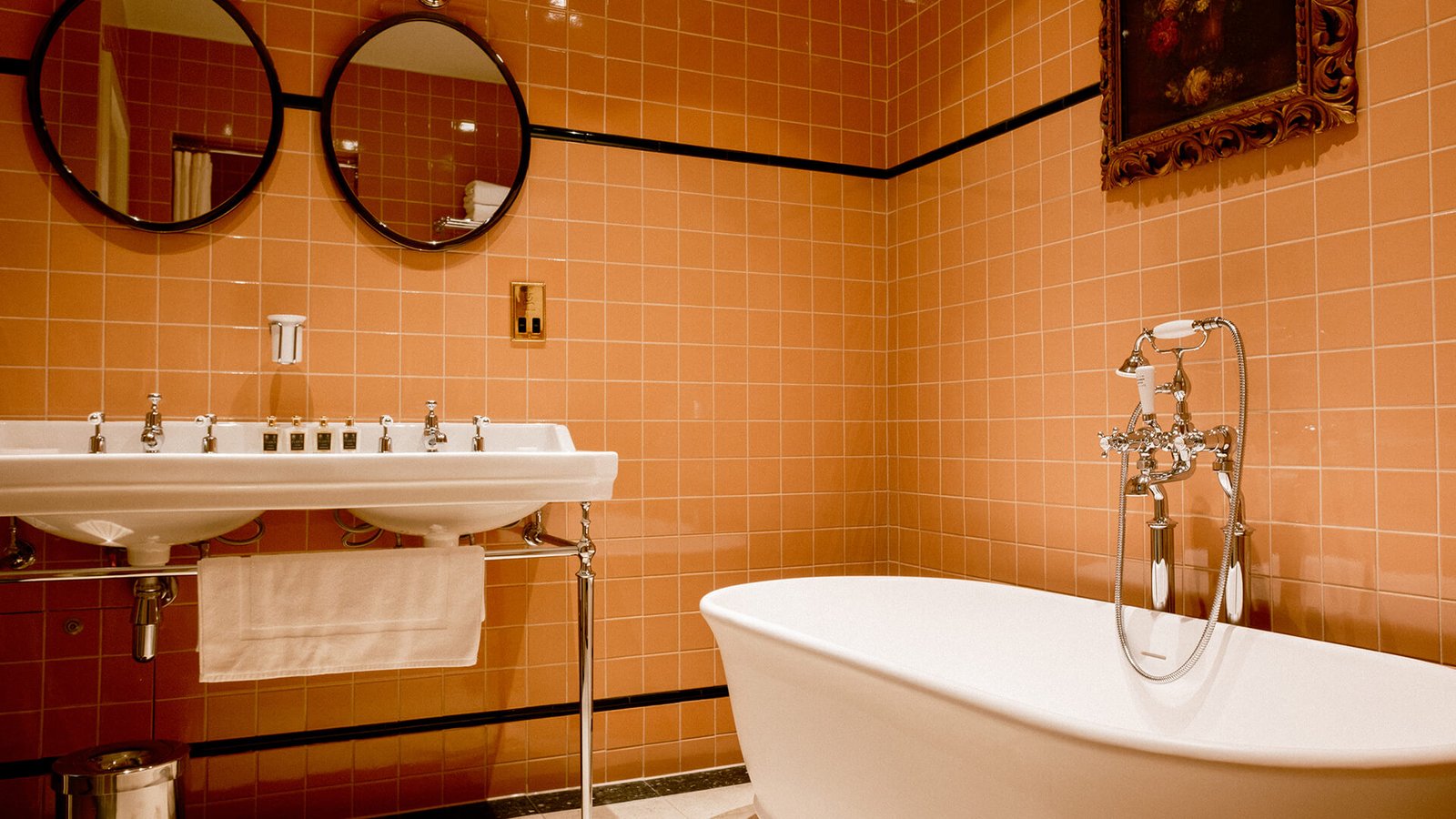 Grand Hotel Bellevue London — rooms