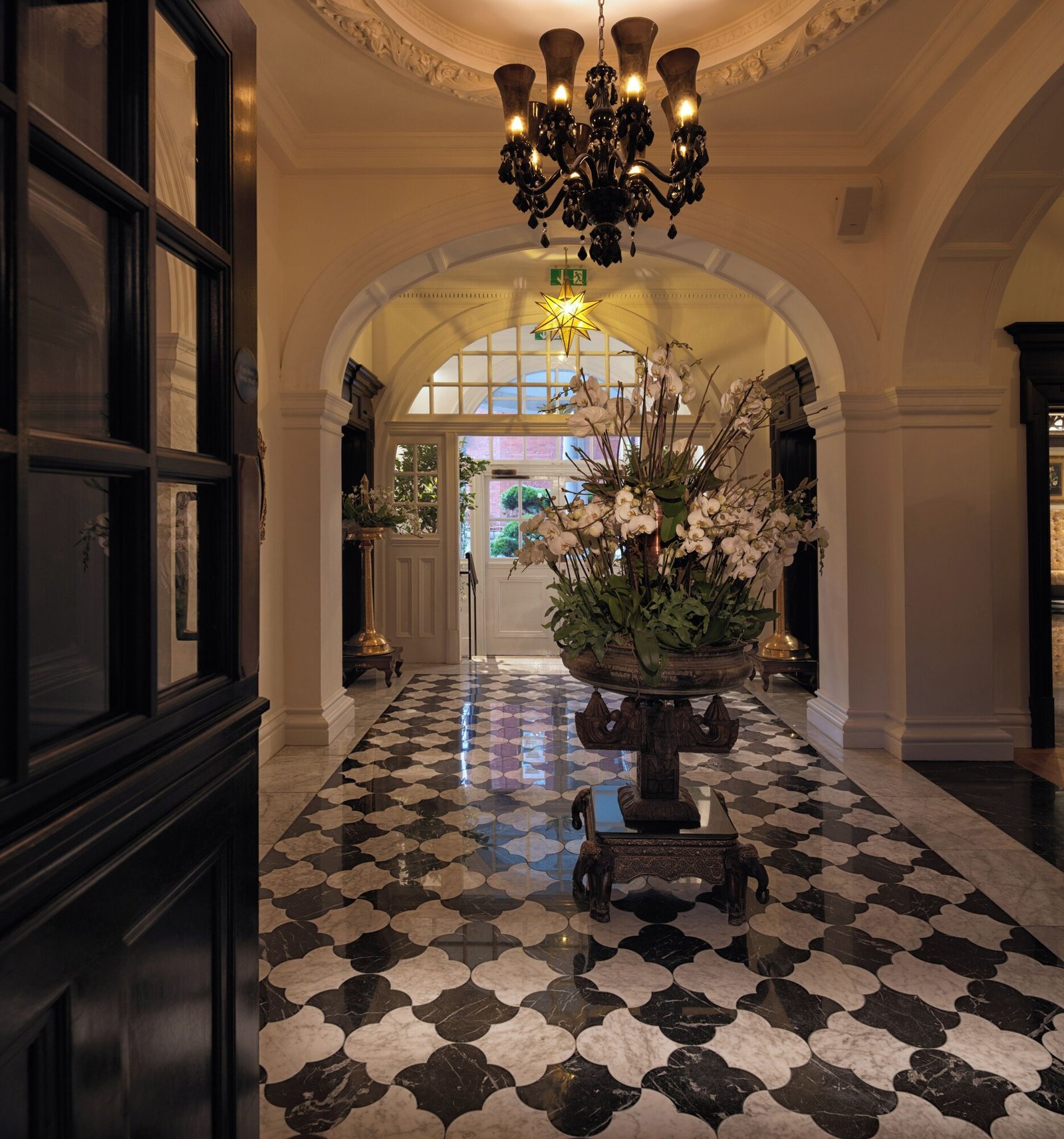The Lalit London — vibe