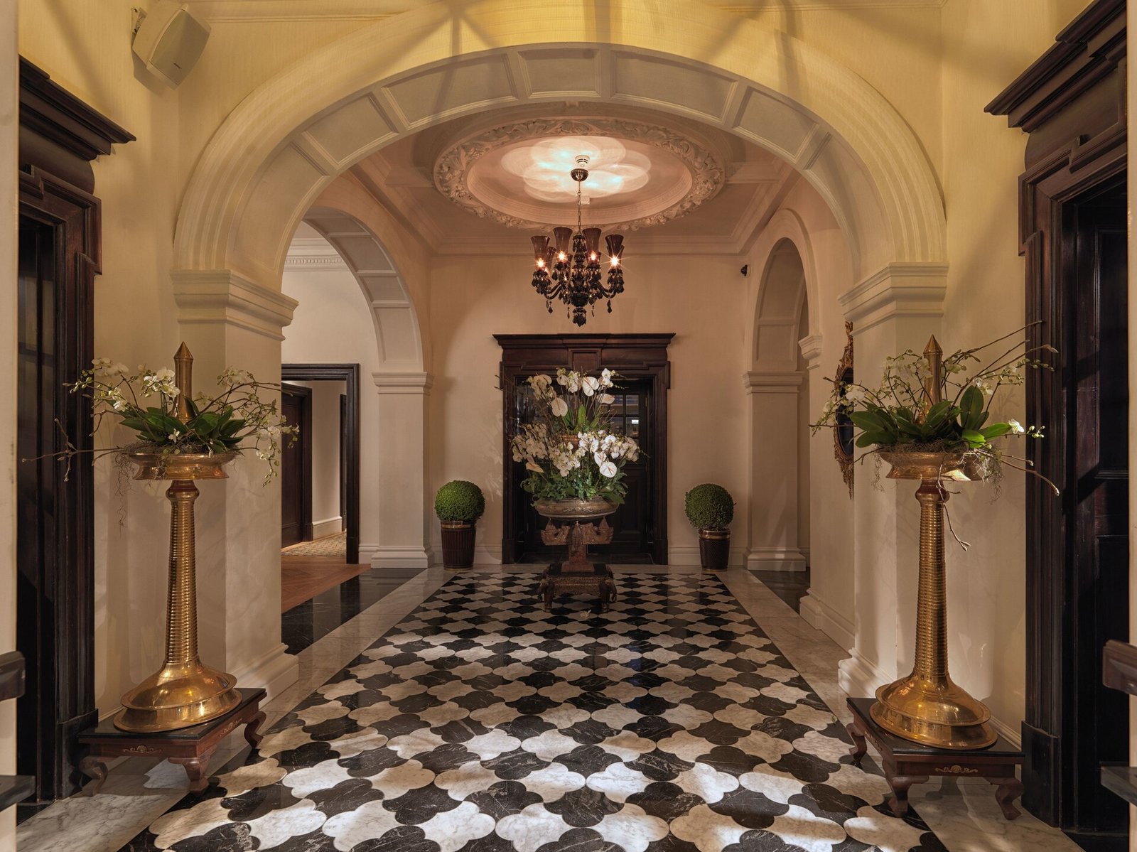 The Lalit London — vibe