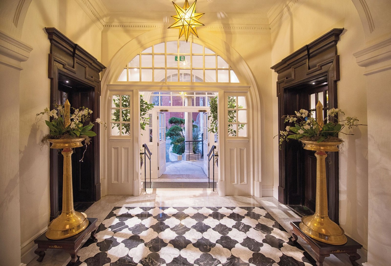 The Lalit London — vibe