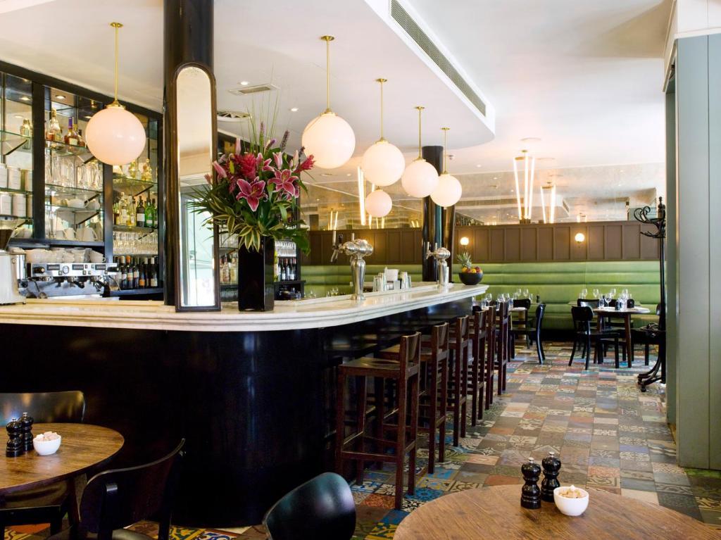 High Road House — eat & drink