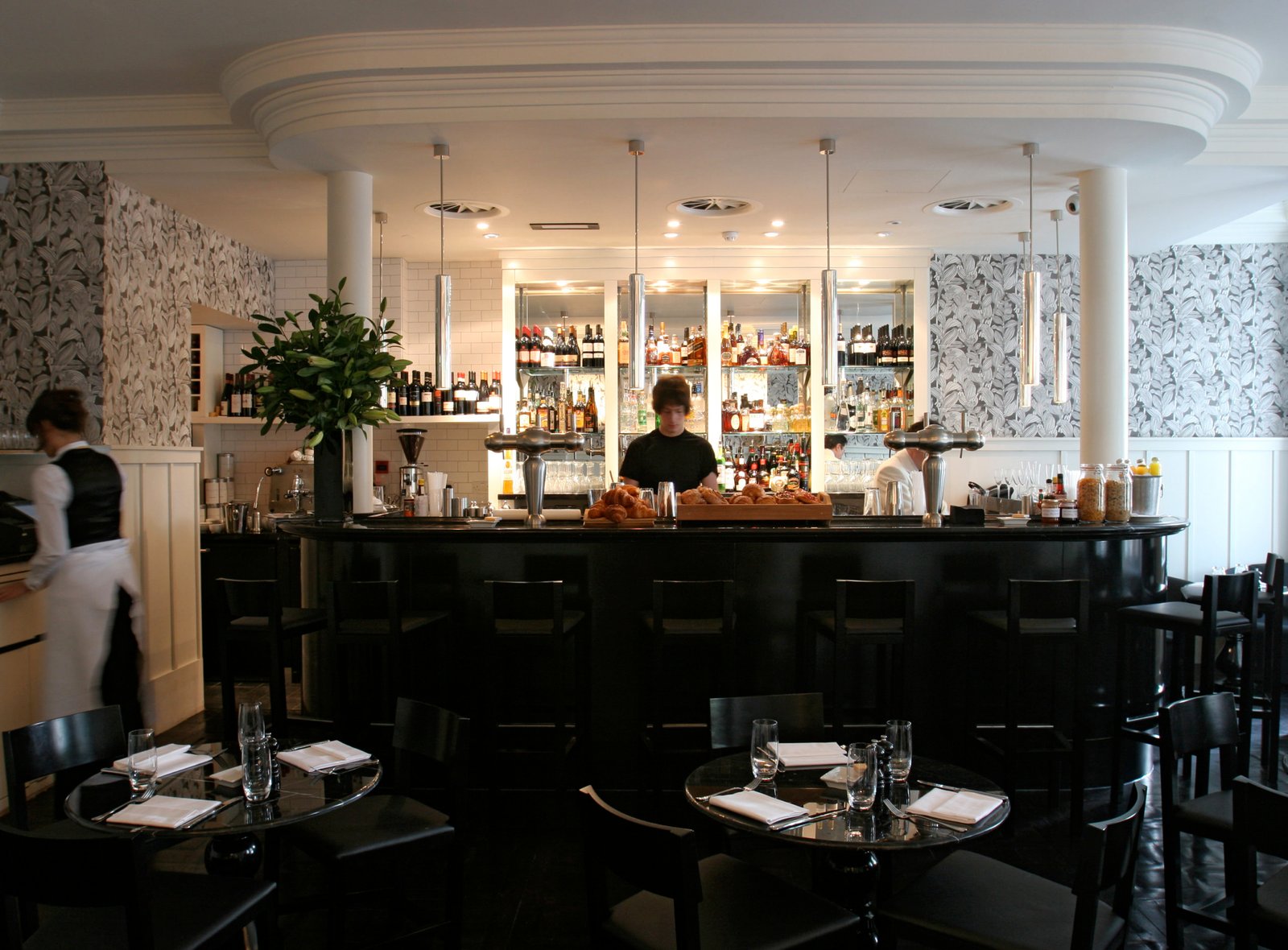 High Road House — eat & drink