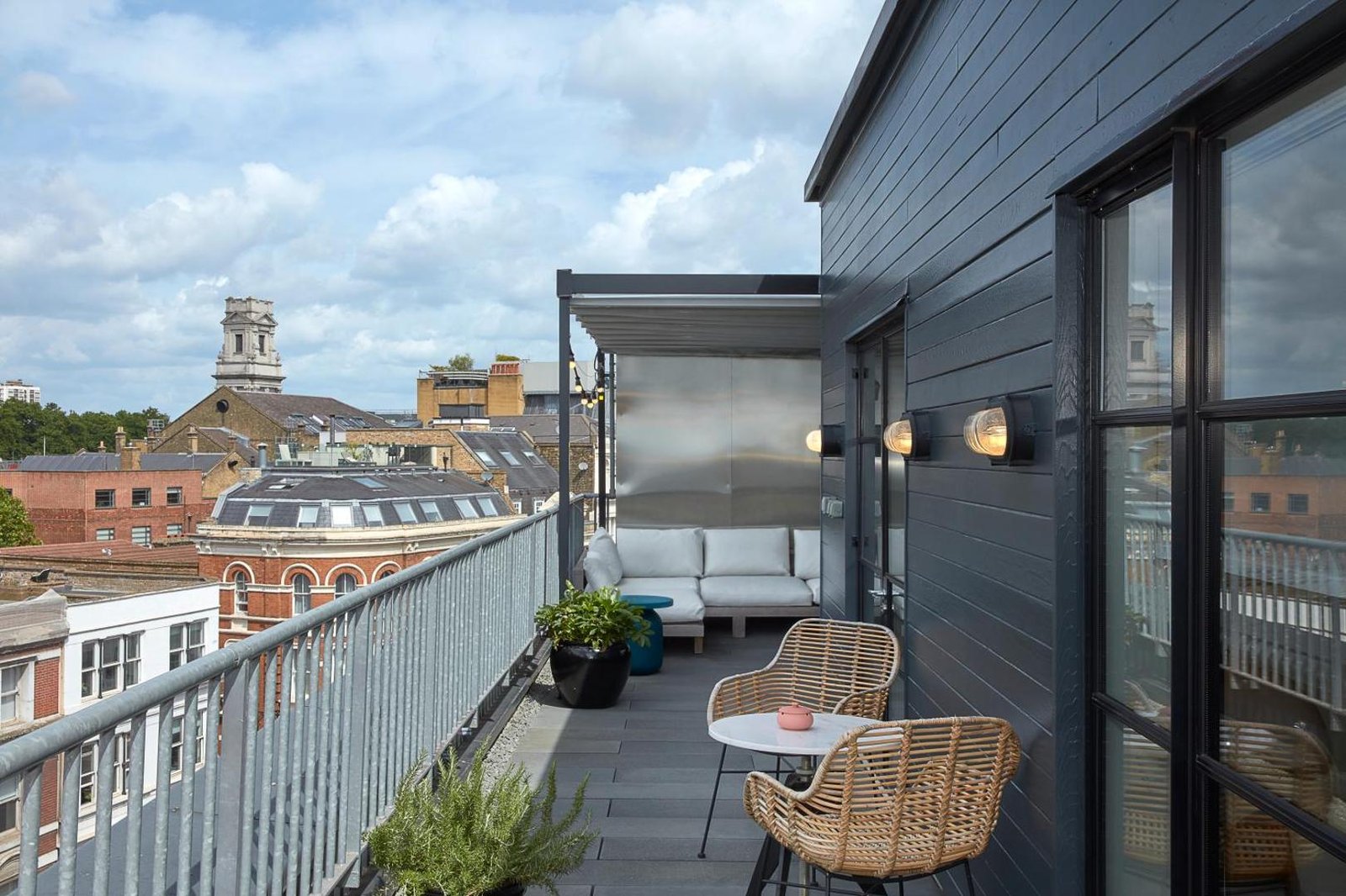 One Hundred Shoreditch — vibe