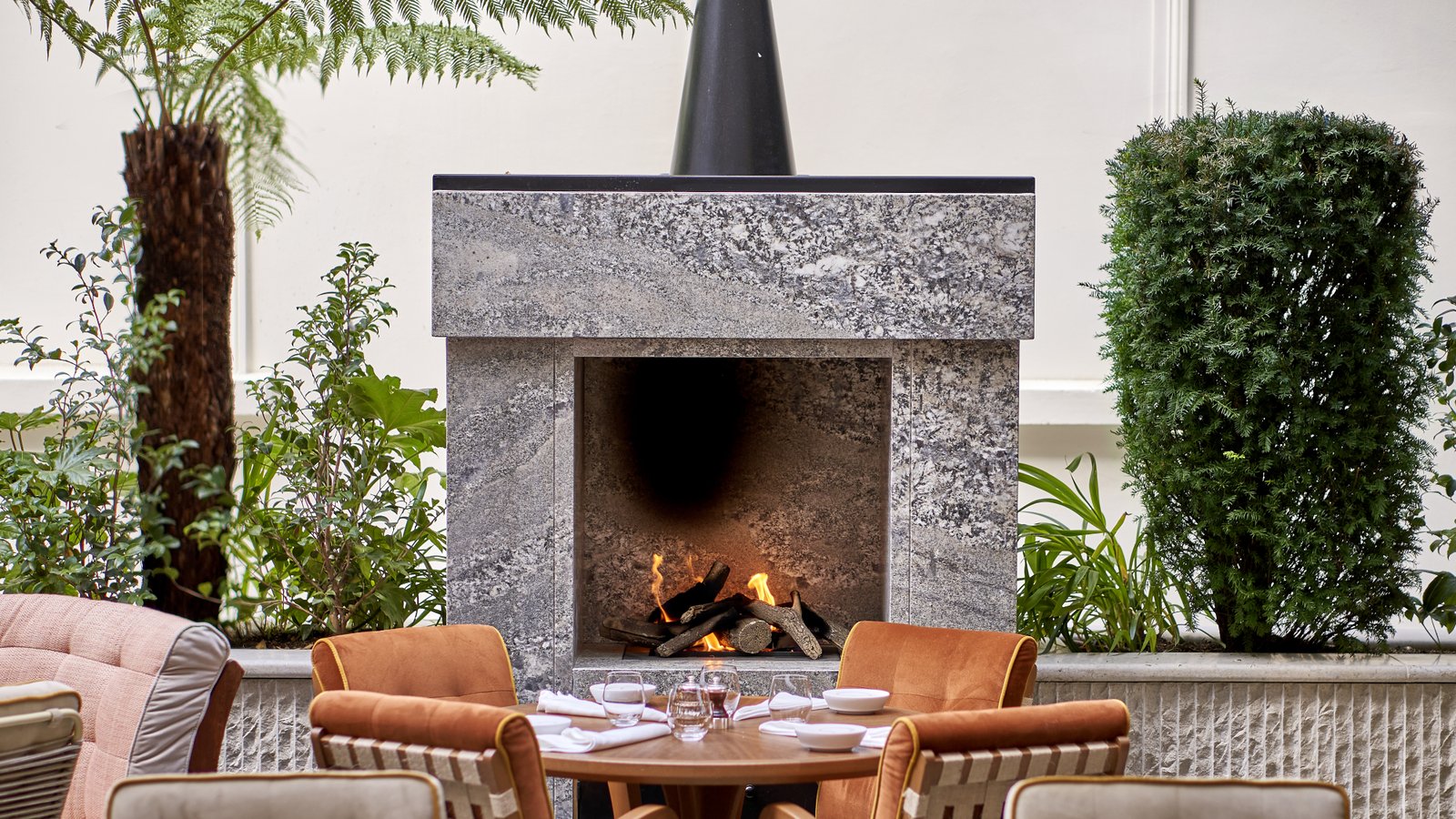 1 Hotel Mayfair, dovetale