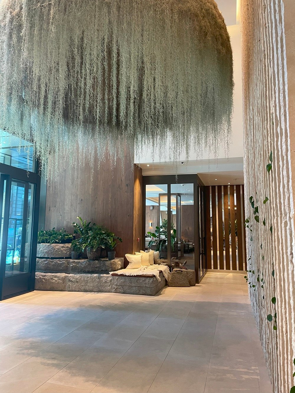 1 Hotel Mayfair — vibe
