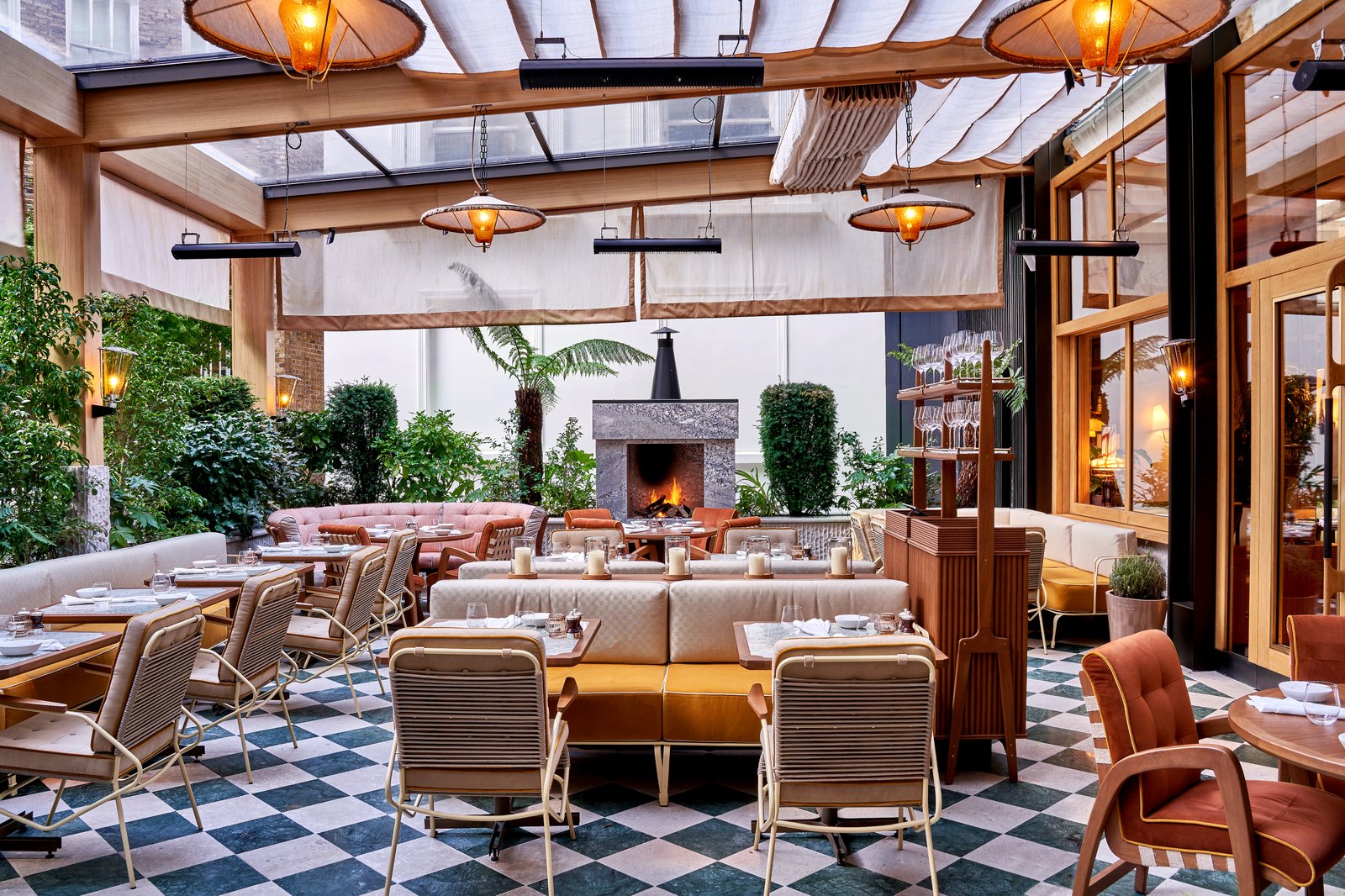 1 Hotel Mayfair, dovetale
