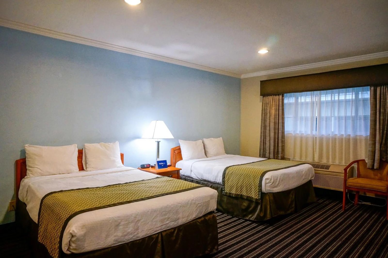 Hotel Parmani — vibe