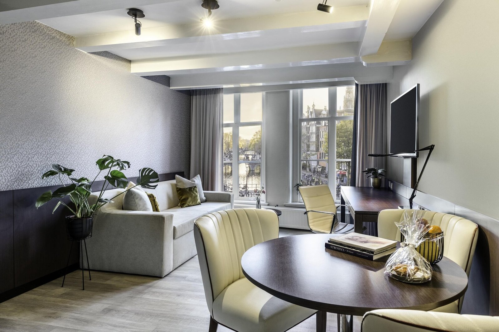 Hotel NH Collection Amsterdam Barbizon Palace — rooms