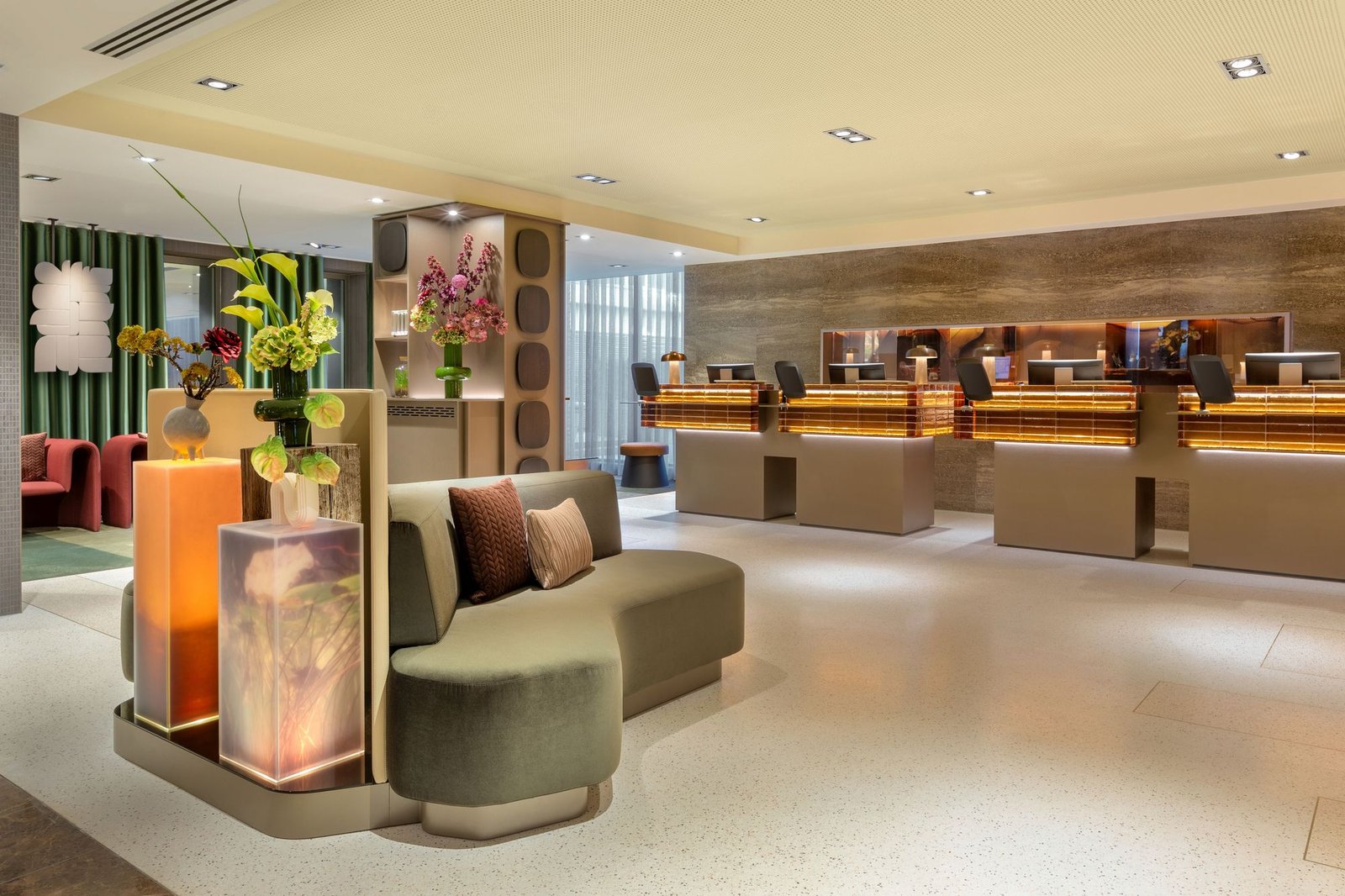 Amsterdam Marriott Hotel — vibe