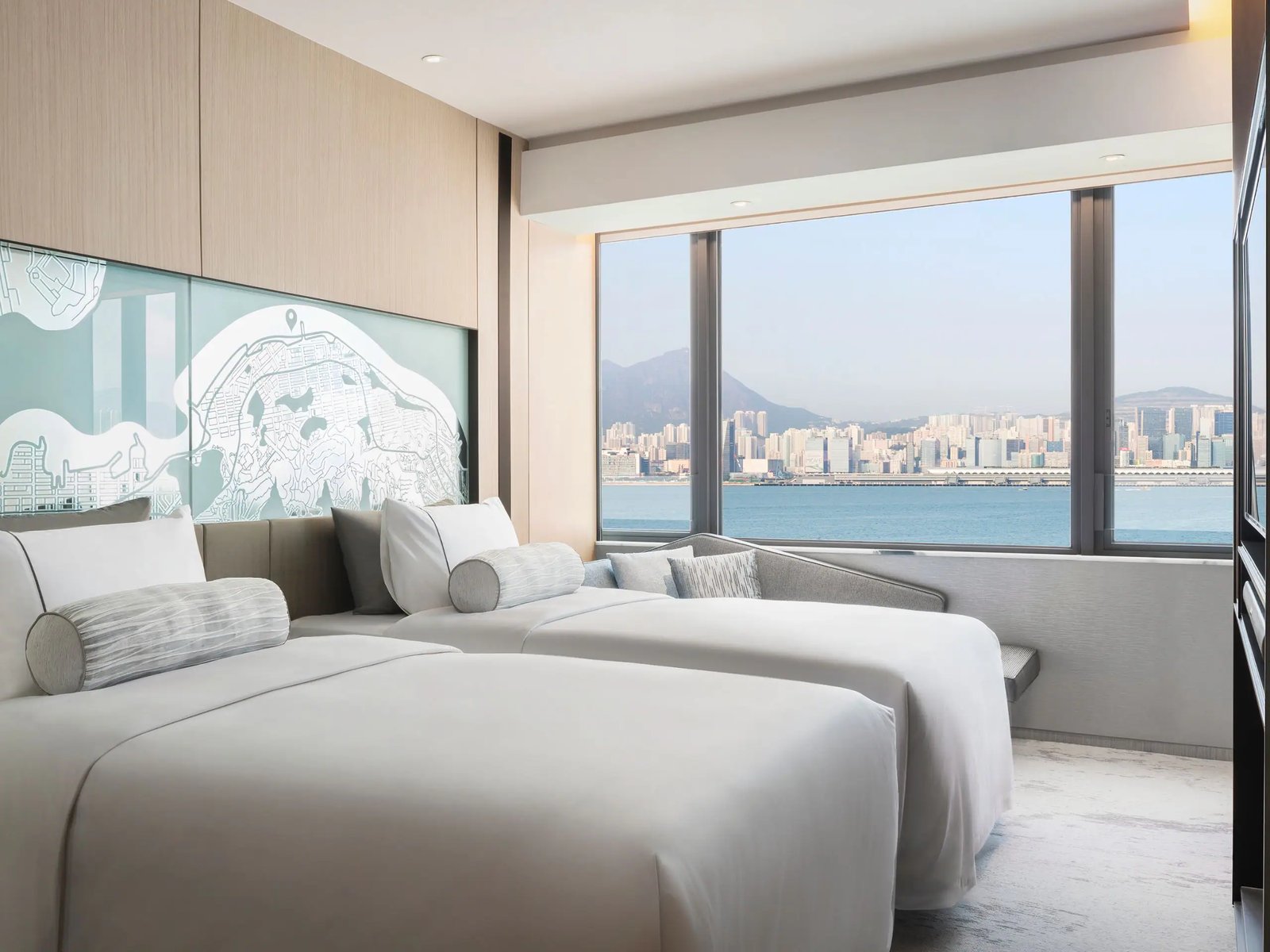 Hyatt Centric Victoria Harbour Hong Kong — rooms