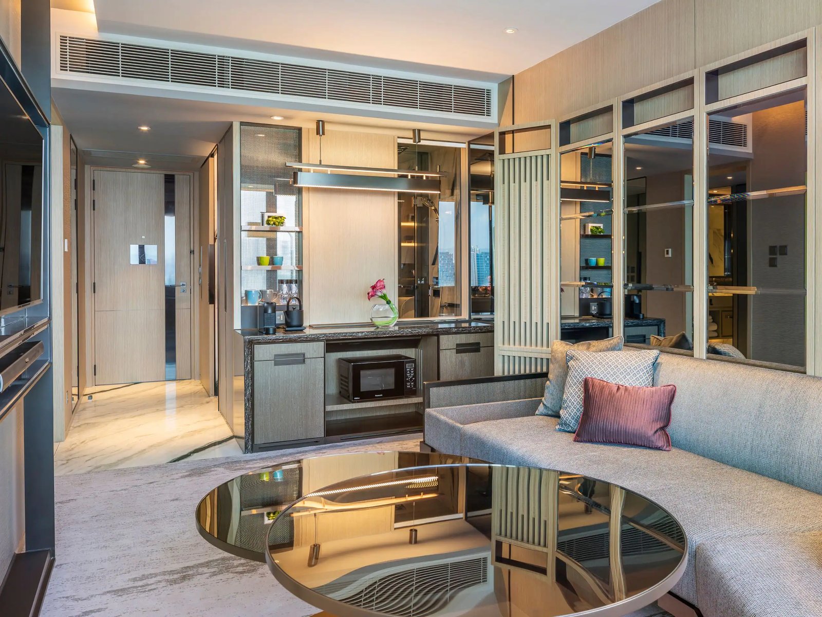 Hyatt Centric Victoria Harbour Hong Kong — rooms