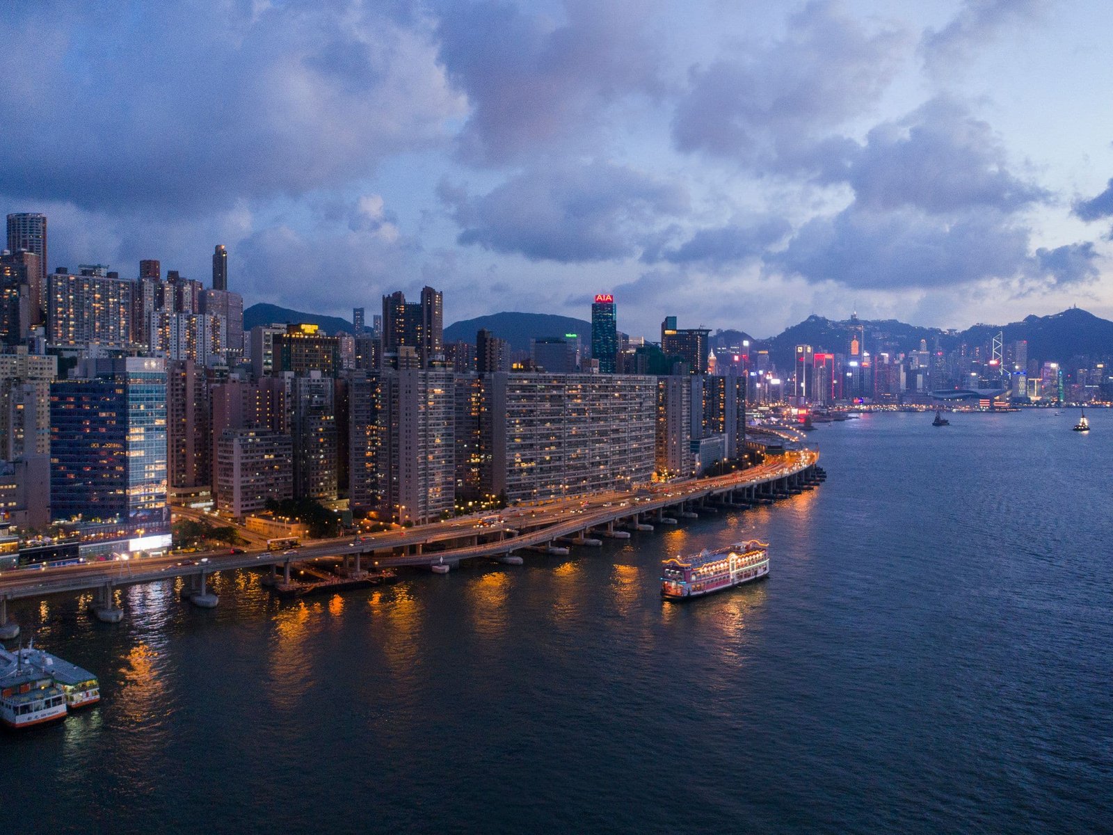 Hyatt Centric Victoria Harbour Hong Kong — vibe