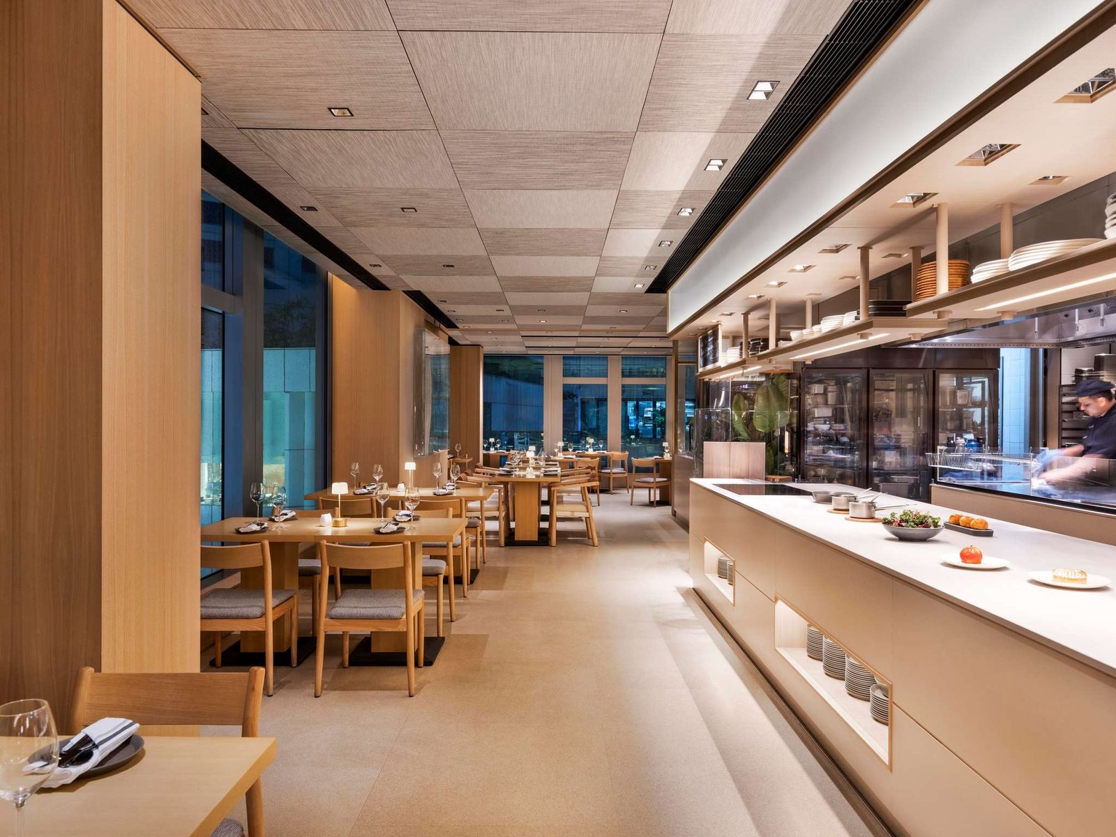 AKI Hotel Hong Kong, tangram bistro & bar