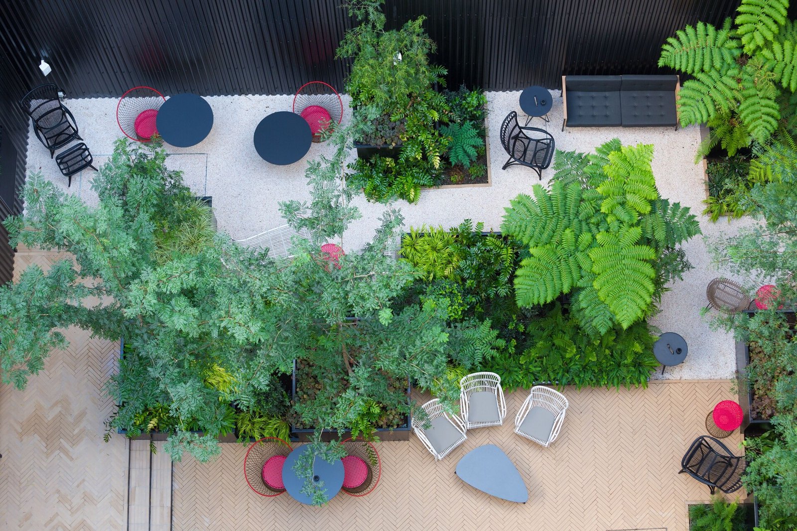 Valverde Lisboa Hotel & Garden — vibe