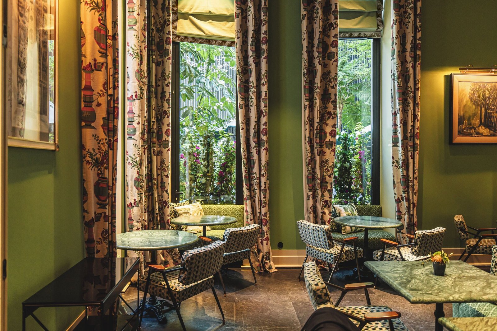 Valverde Lisboa Hotel & Garden — eat & drink